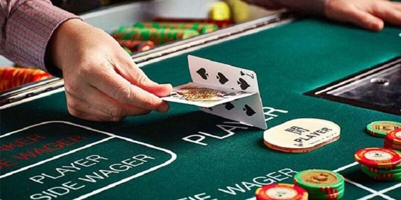 Luật rút bài trong trò chơi baccarat